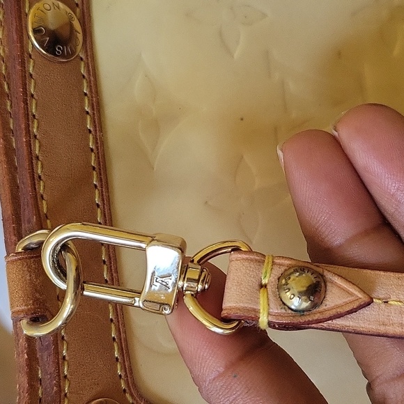 Louis Vuitton Vernis  2way  Roxbury Drive Yellow Satchel. - Picture 9 of 17